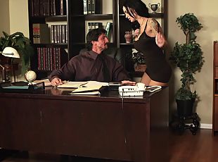 משרד, מזכירה, מתחת לחצאית, שולחן כתיבה, פומה
